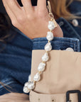 LOUVE | DAISY PEARL & GOLD PHONE WRISTLET