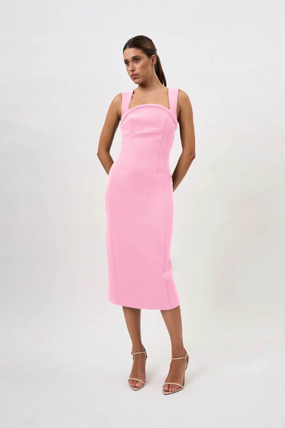 BY JOHNNY | ELARA CURVE STRUCTURE MIDI