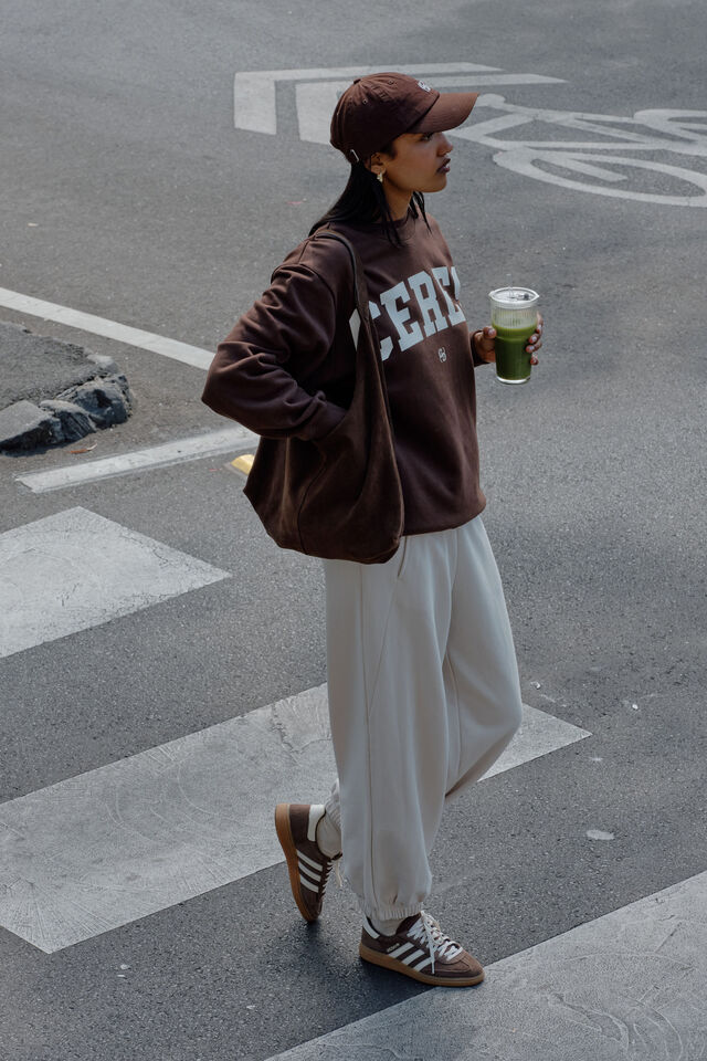 CERES LIFE | ISLA OVERSIZED SLOUCHY CREW - CHOCOLATE