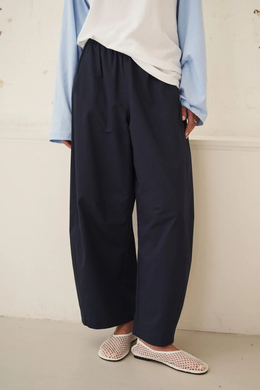 CERES LIFE | BELLA BARREL - TRUE NAVY