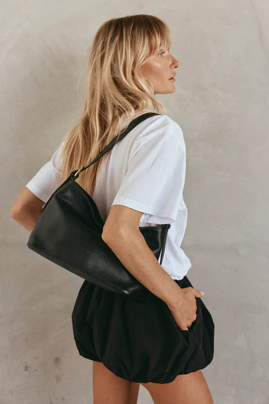 VESTIRSI | EDEN BLACK LEATHER SHOULDER BAG