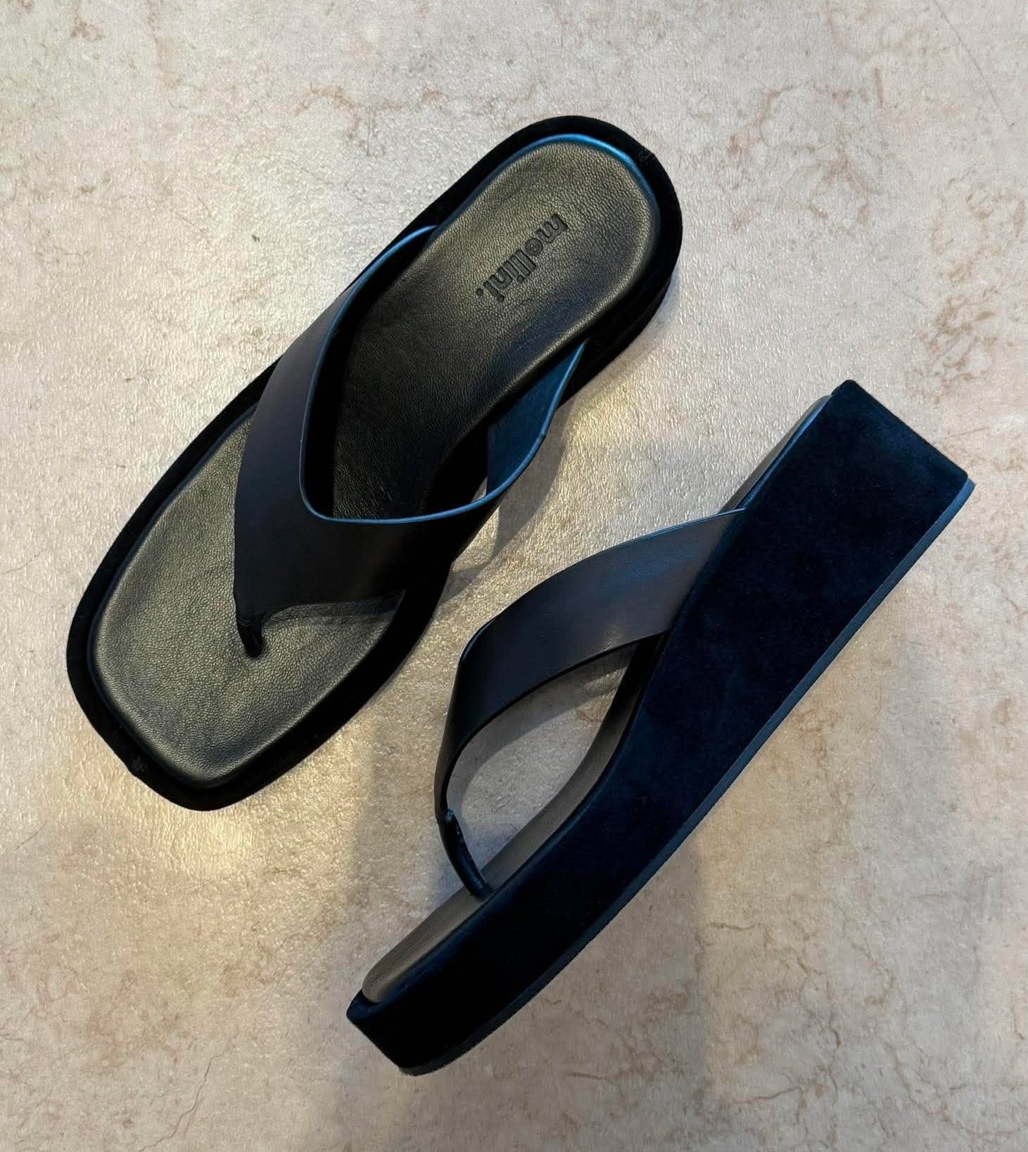 MOLLINI | COASTIN WEDGE THONG - BLACK SUEDE