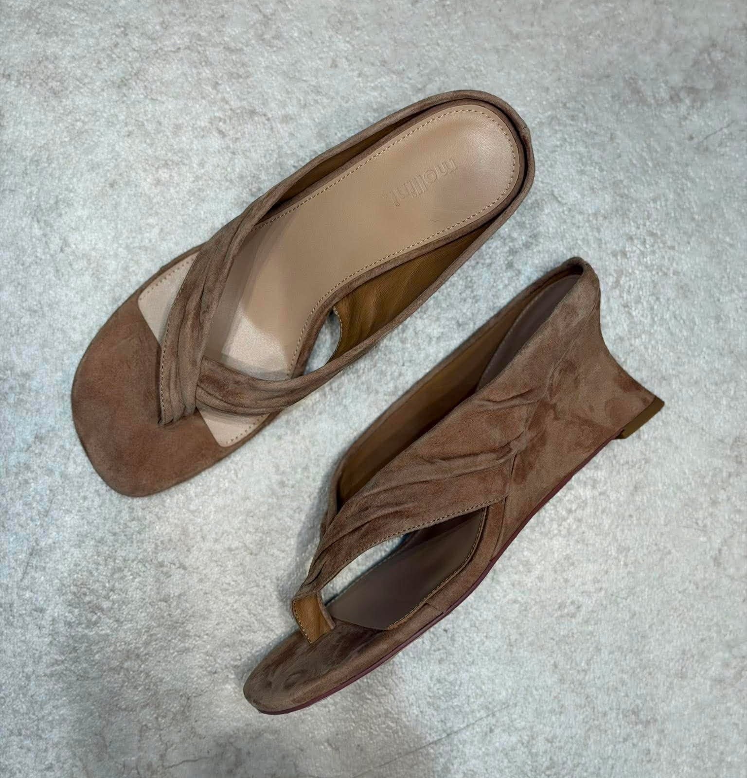 MOLLINI | FEBBE THONG WEDGE