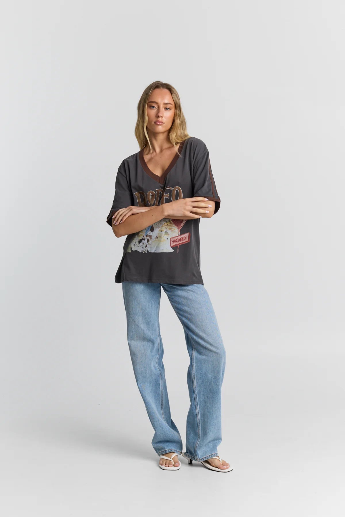 MAKU | RODEO V NECK T-SHIRT