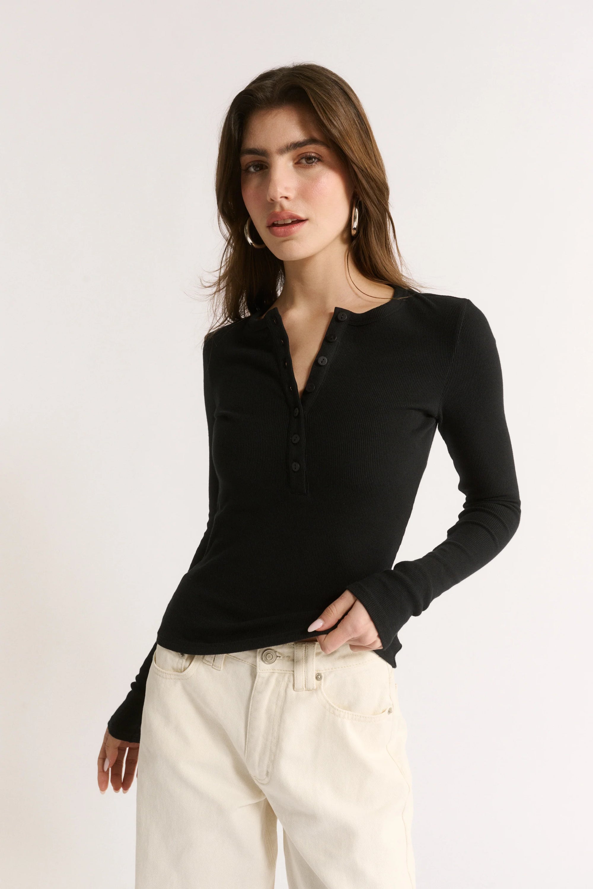 PRIMI | CARINA HENLEY L/S - BLACK