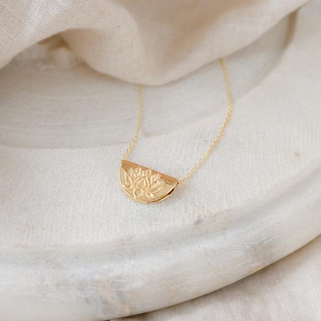 BY CHARLOTTE | GOLD LOTUS SHORT NECKLACE